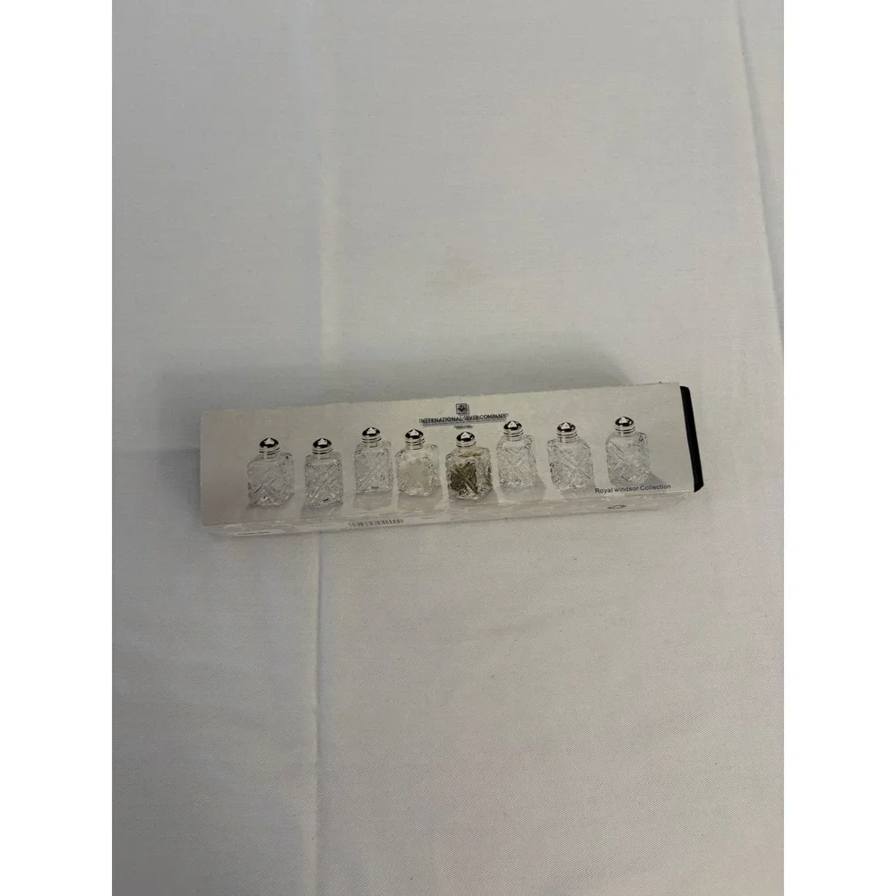 International Silver Buffet 8 Piece‎ Salt Pepper Shaker Set Crystal Glass